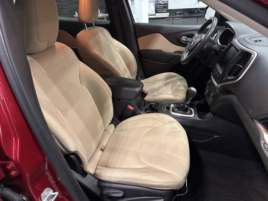 2015 Jeep Cherokee Image 38