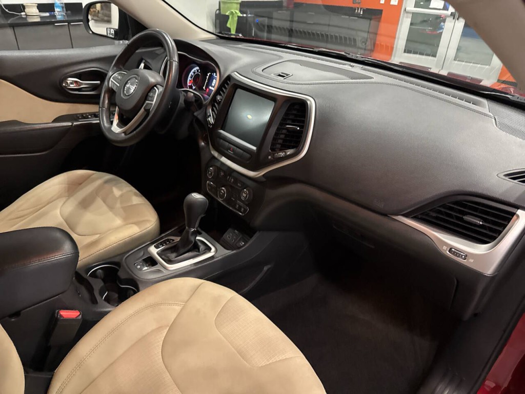 2015 Jeep Cherokee Image 39