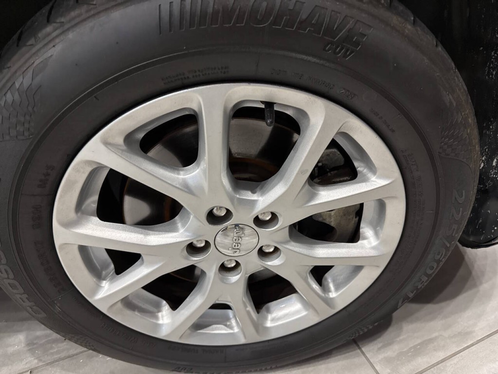 2015 Jeep Cherokee Image 40