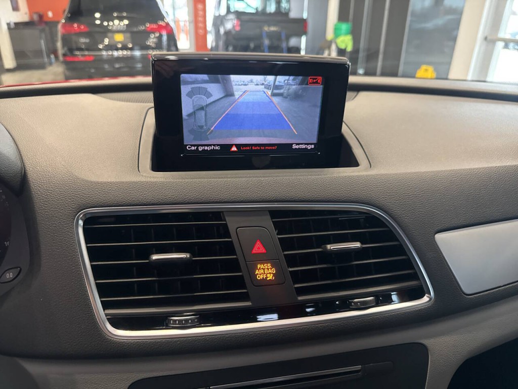 2018 Audi Q3 Image 32