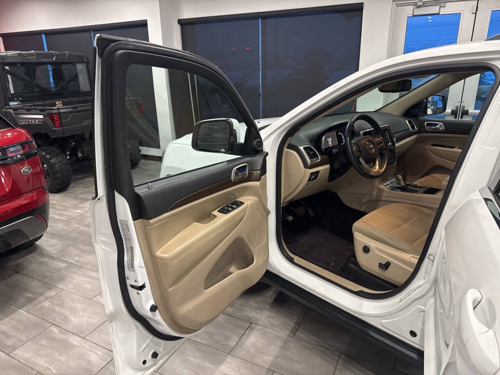 2016 Jeep Grand Cherokee Image 18