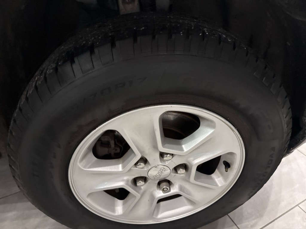 2016 Jeep Grand Cherokee Image 32