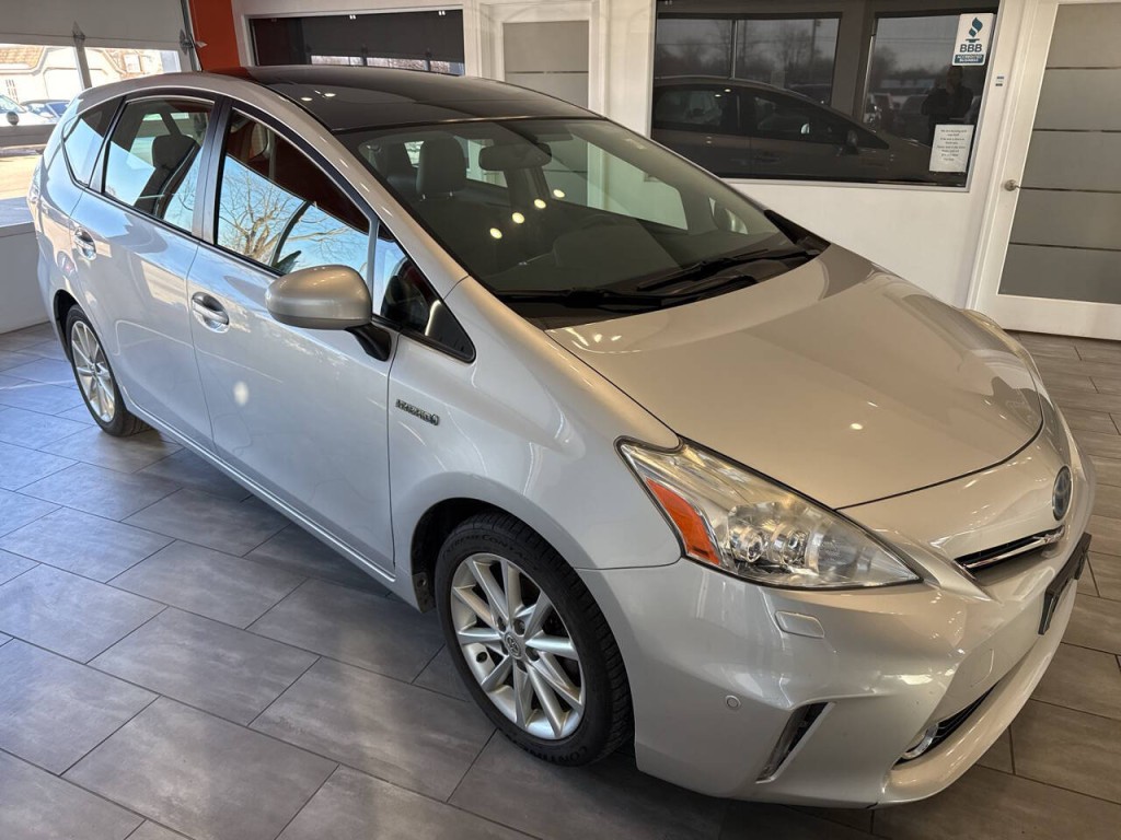 2014 Toyota Prius Image 10
