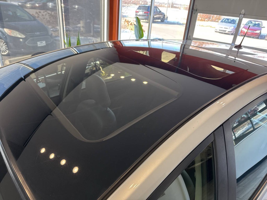 2014 Toyota Prius Image 13