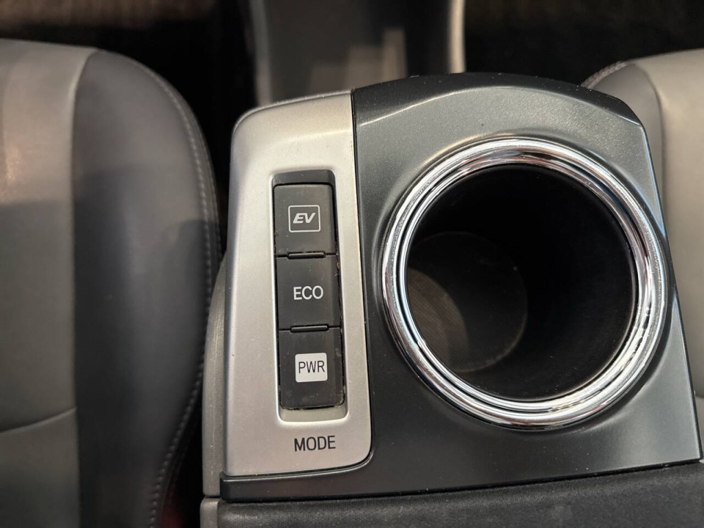 2014 Toyota Prius Image 24