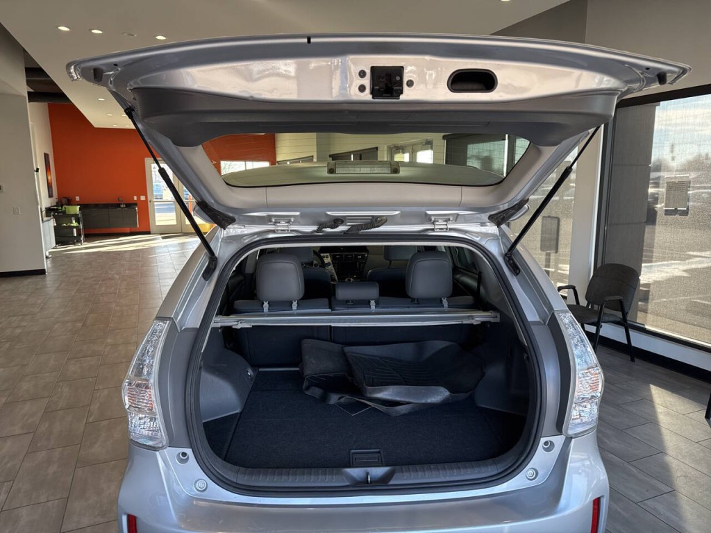 2014 Toyota Prius Image 36