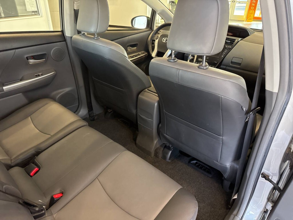 2014 Toyota Prius Image 41