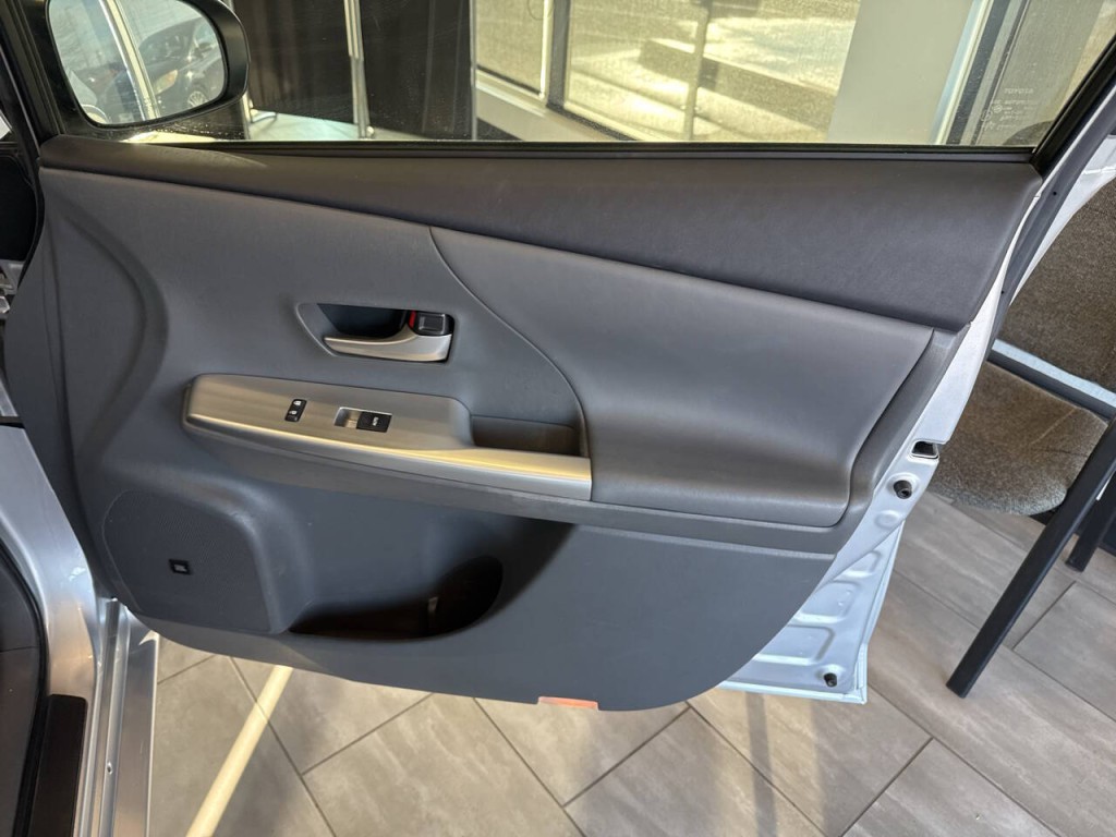 2014 Toyota Prius Image 43