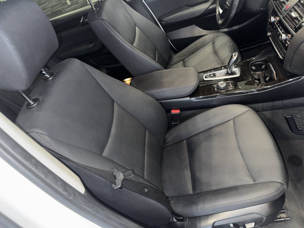 2016 BMW X3 Image 32