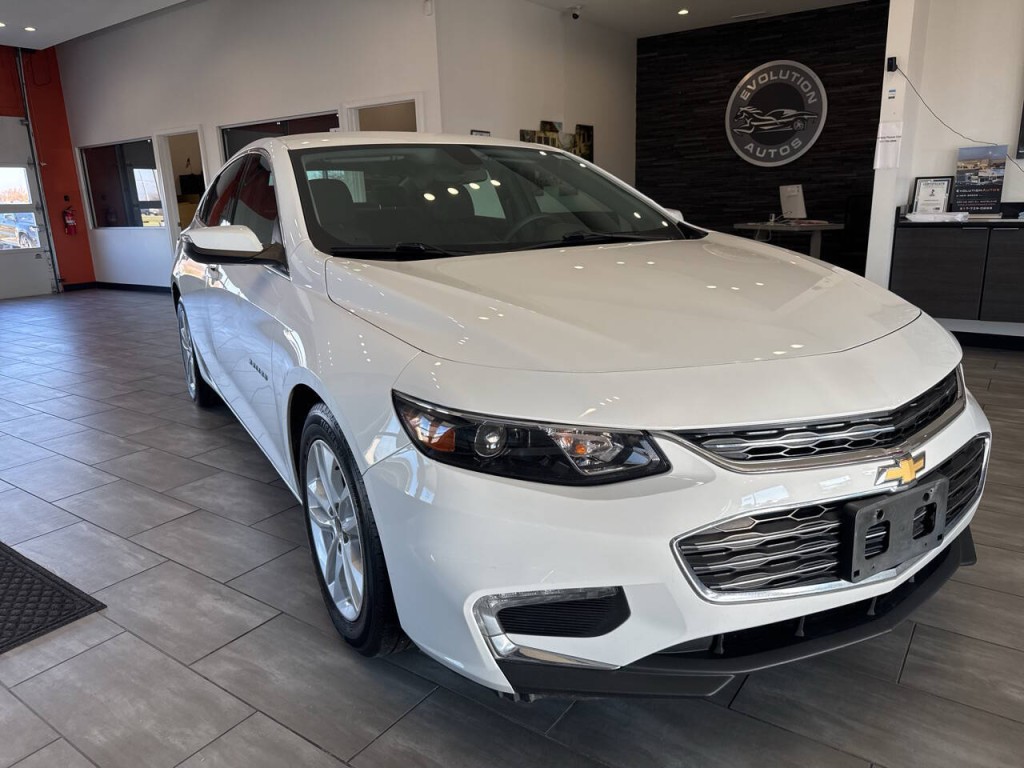 2018 Chevrolet Malibu Image 2