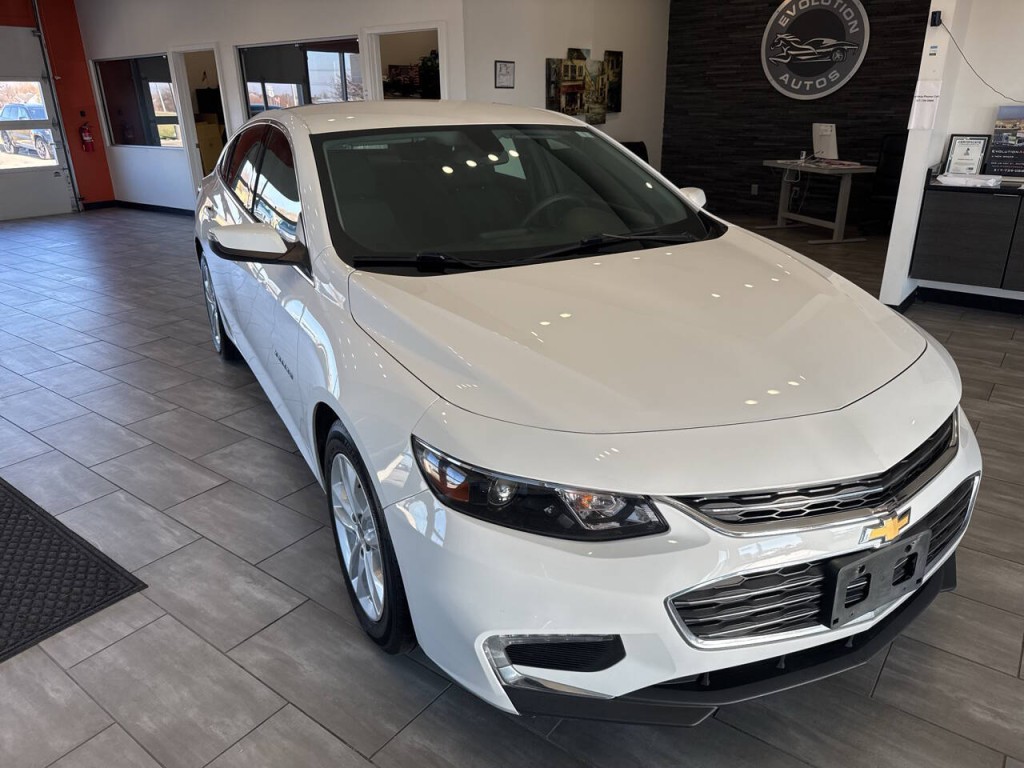 2018 Chevrolet Malibu Image 3