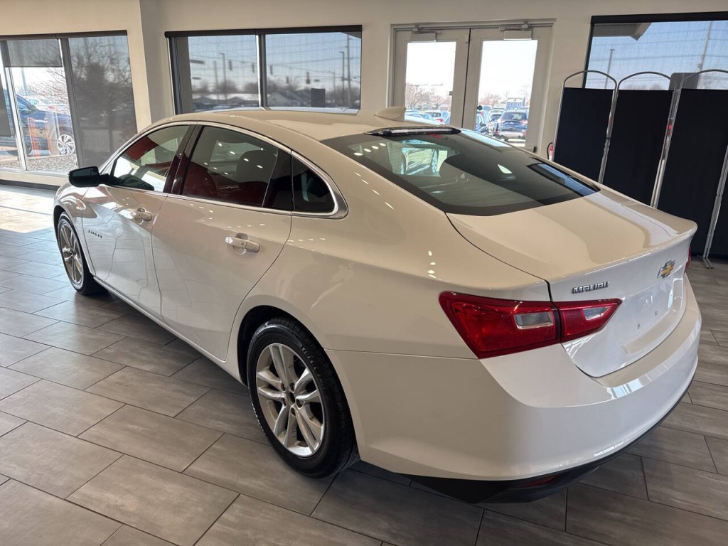 2018 Chevrolet Malibu Image 10