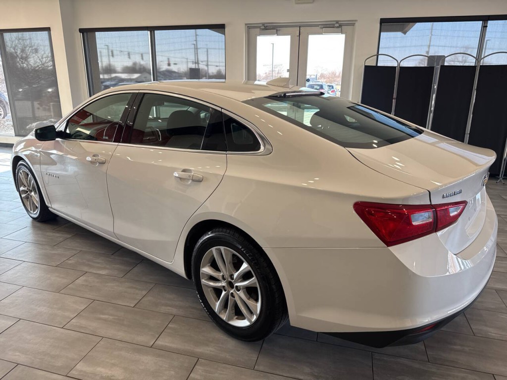 2018 Chevrolet Malibu Image 12