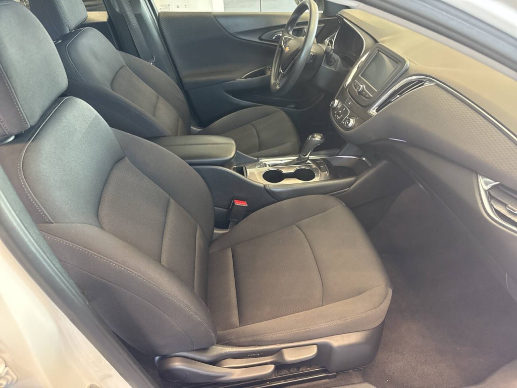 2018 Chevrolet Malibu Image 20