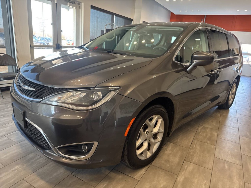 2018 Chrysler Pacifica Image 7