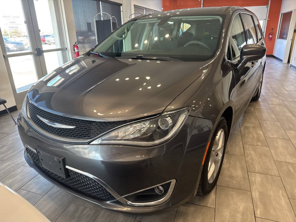2018 Chrysler Pacifica Image 9