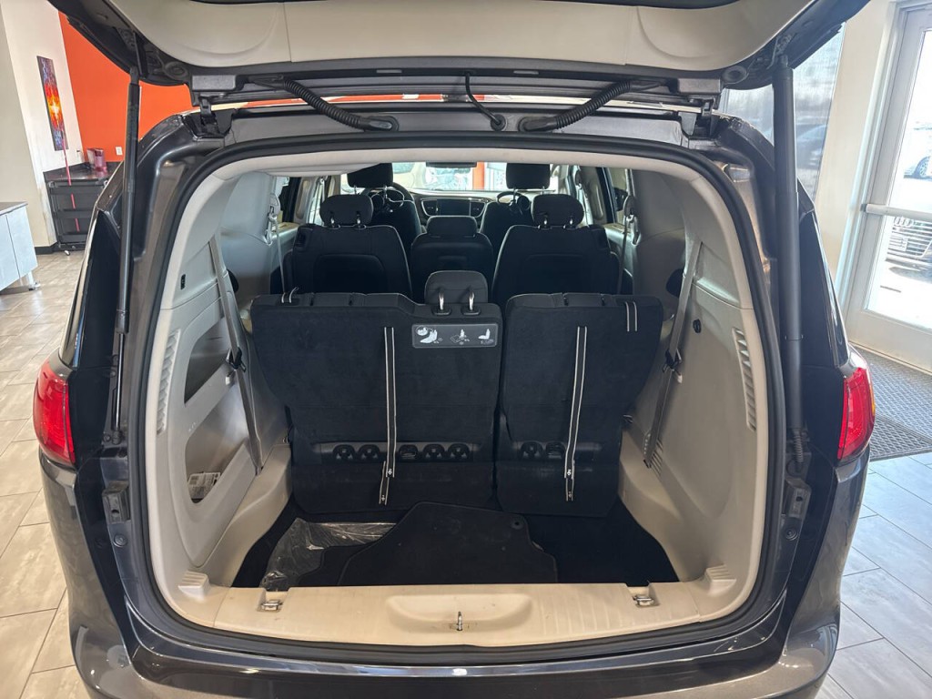 2018 Chrysler Pacifica Image 26