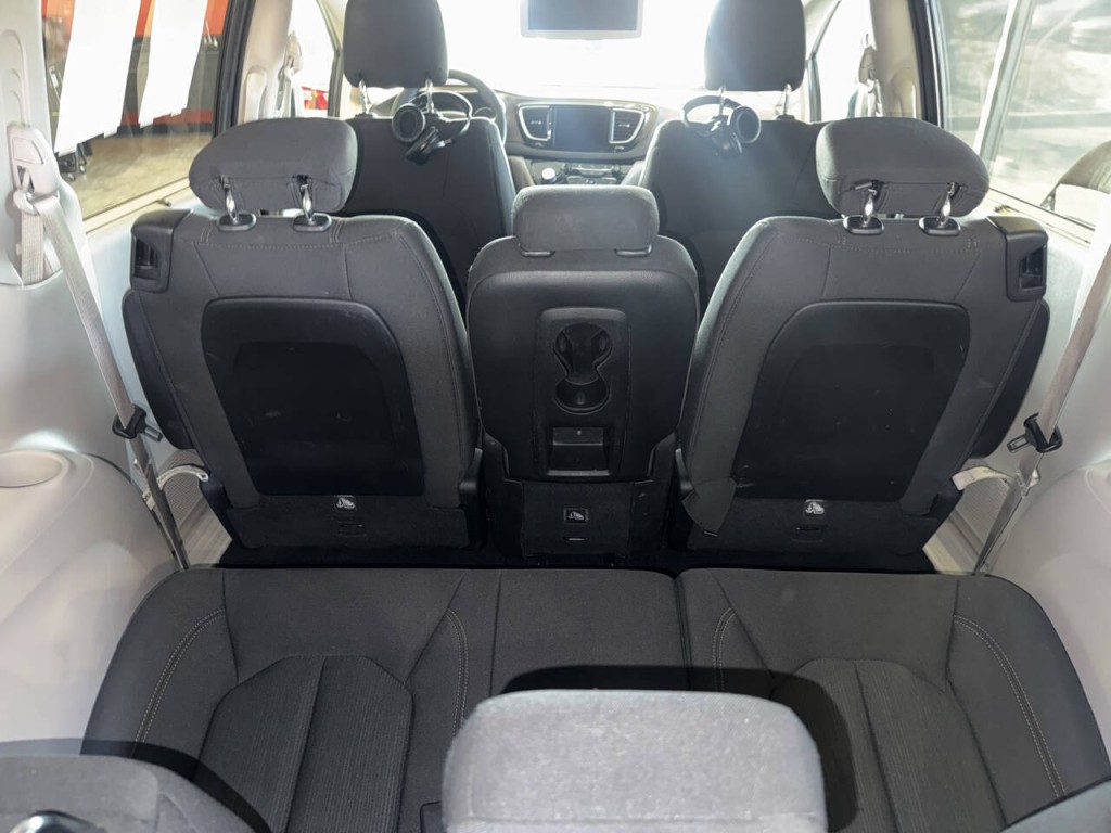 2018 Chrysler Pacifica Image 27