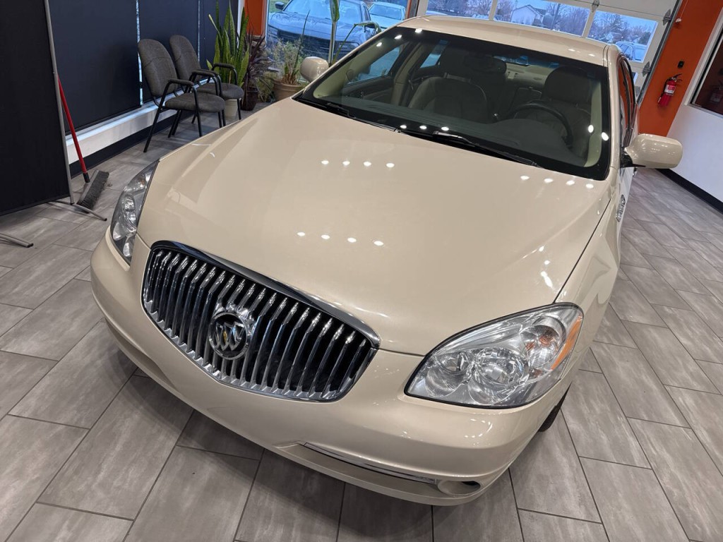 2011 Buick Lucerne Image 6