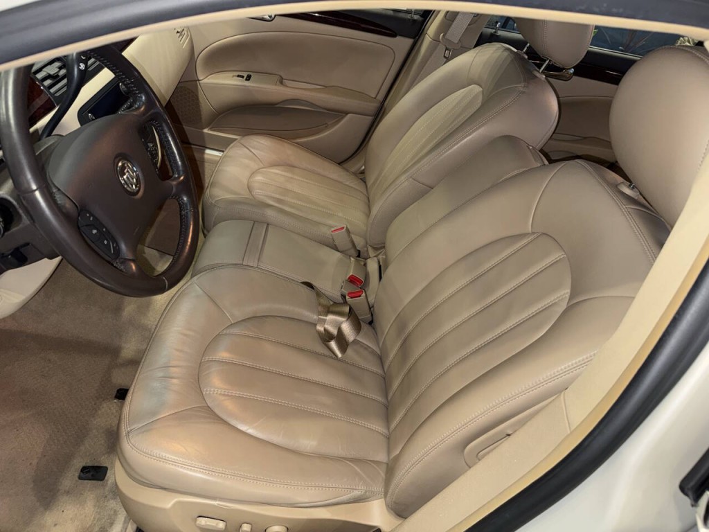 2011 Buick Lucerne Image 9