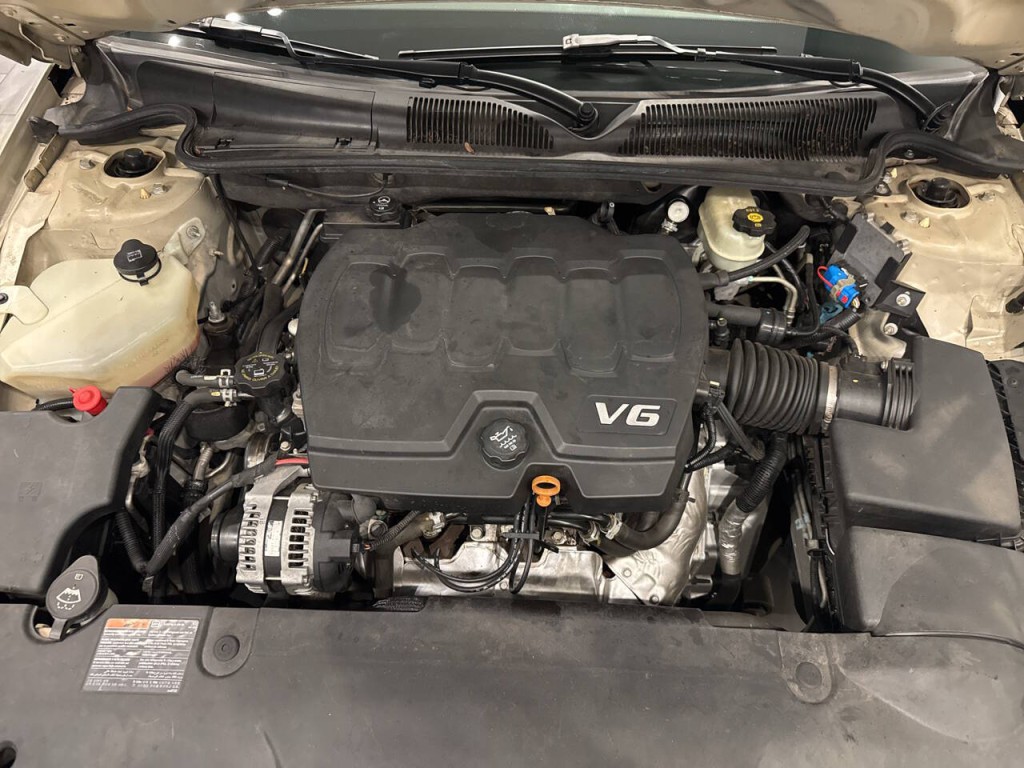 2011 Buick Lucerne Image 19