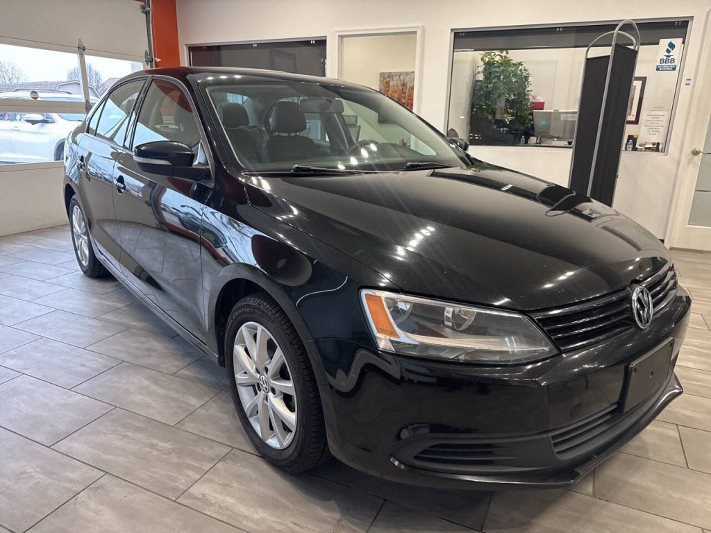 2012 Volkswagen Jetta Image 2
