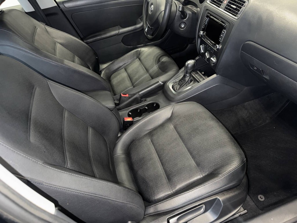 2012 Volkswagen Jetta Image 17