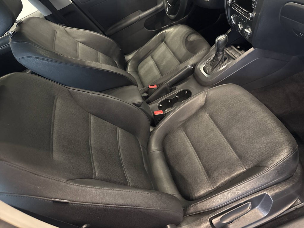 2012 Volkswagen Jetta Image 18