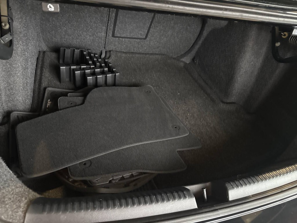 2012 Volkswagen Jetta Image 30