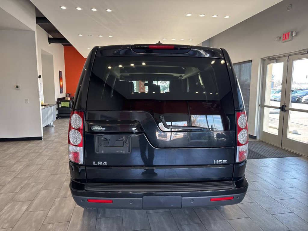 2013 Land Rover LR4 Image 12