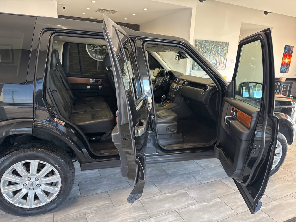 2013 Land Rover LR4 Image 15
