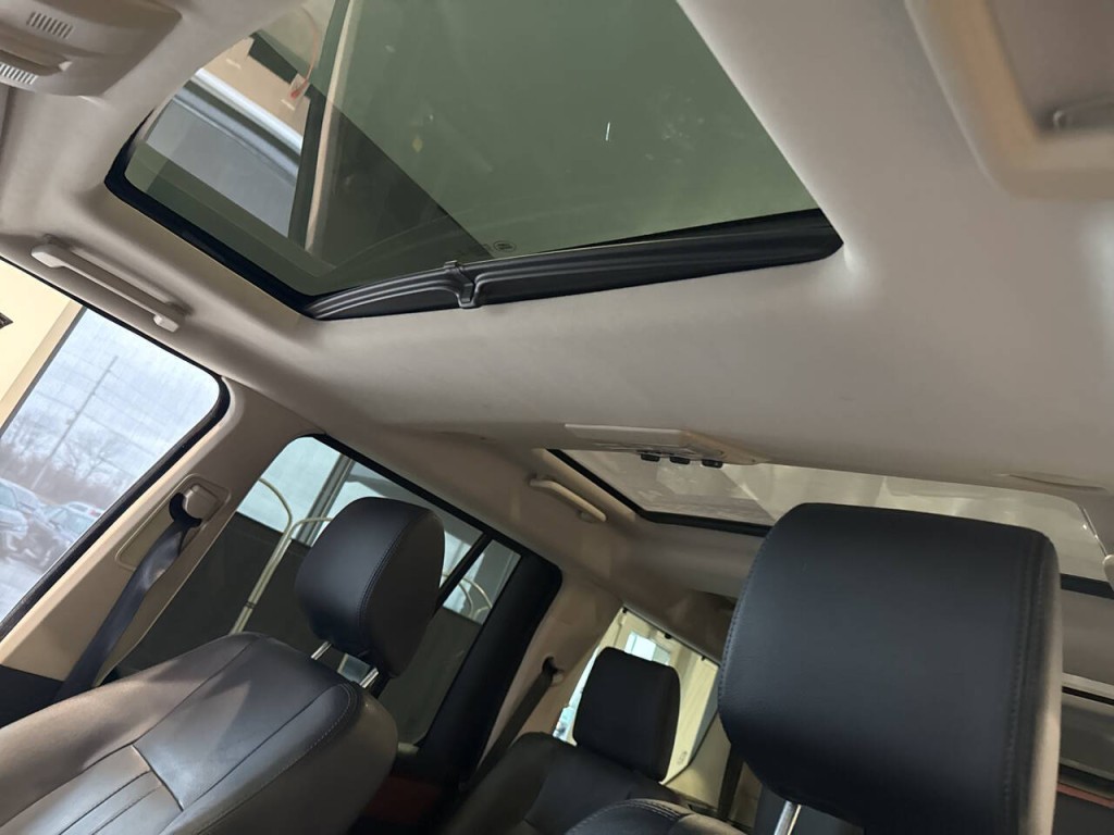 2013 Land Rover LR4 Image 21