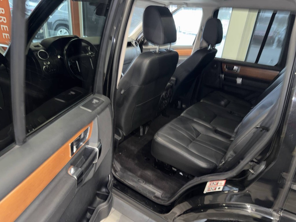 2013 Land Rover LR4 Image 22