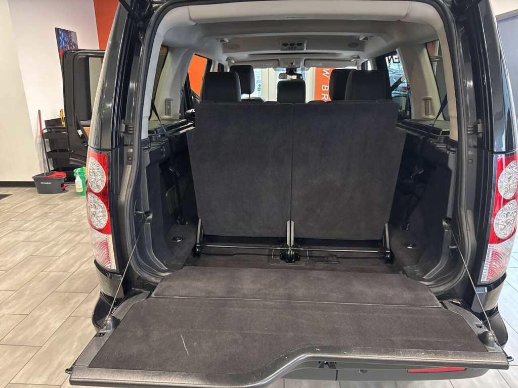 2013 Land Rover LR4 Image 26