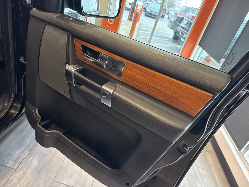 2013 Land Rover LR4 Image 29