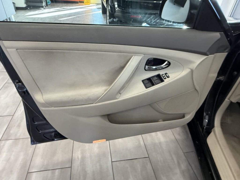 2007 Toyota Camry Image 12