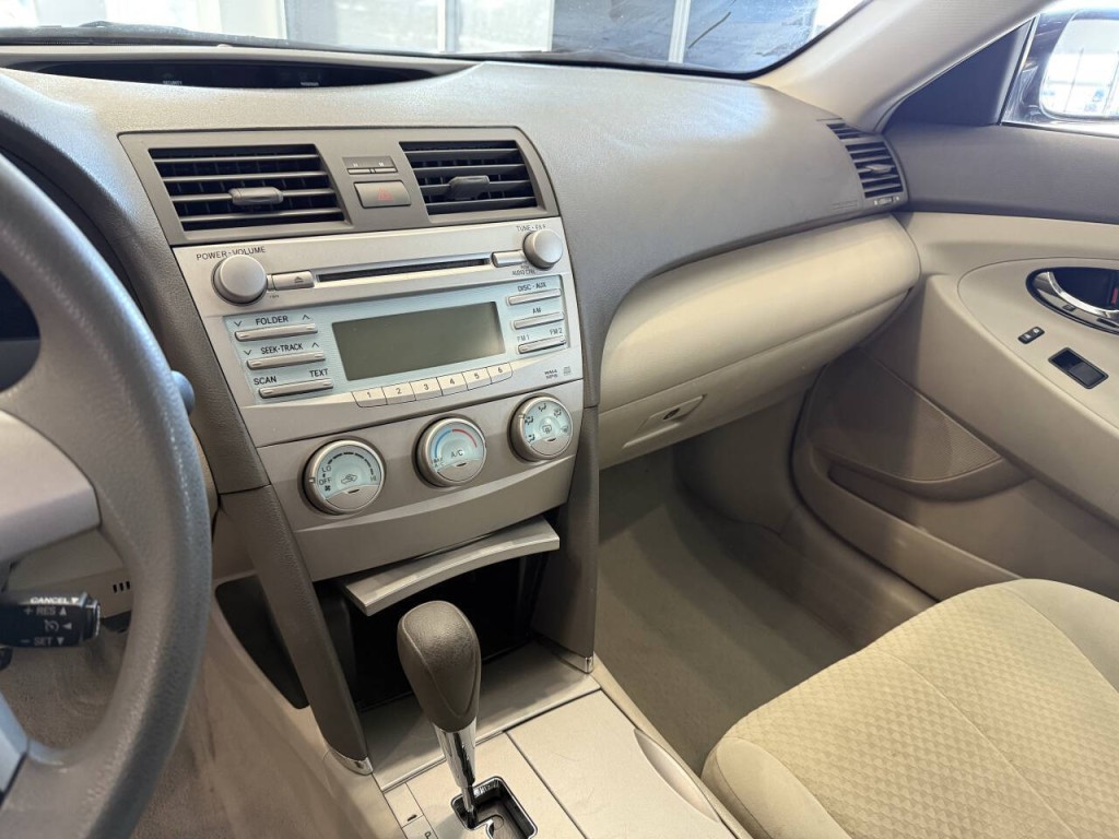 2007 Toyota Camry Image 18
