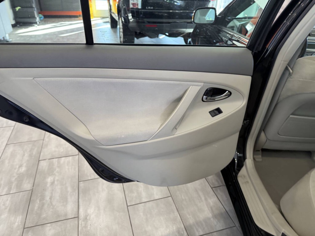 2007 Toyota Camry Image 24
