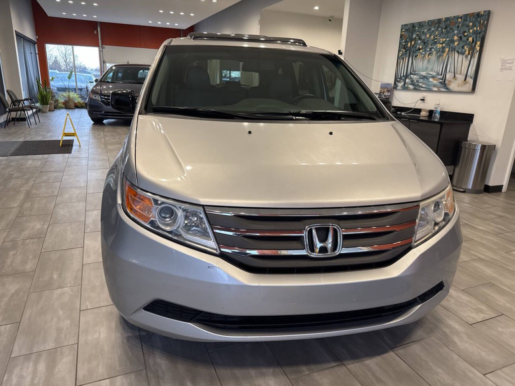 2011 Honda Odyssey Image 4