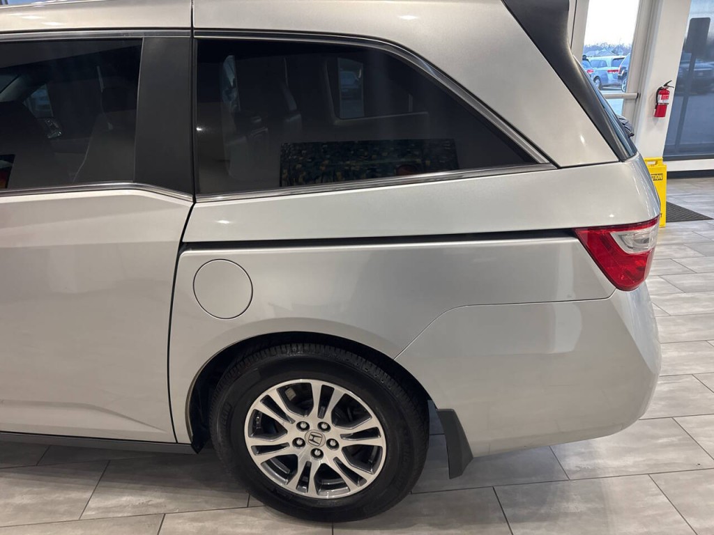 2011 Honda Odyssey Image 12