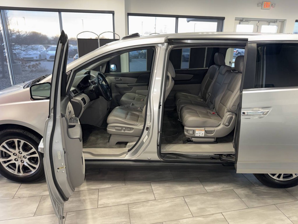 2011 Honda Odyssey Image 21