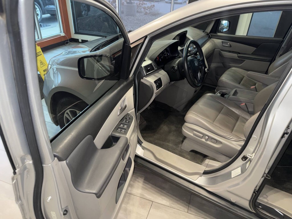 2011 Honda Odyssey Image 22
