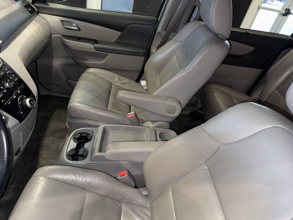 2011 Honda Odyssey Image 24