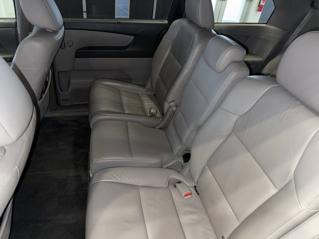 2011 Honda Odyssey Image 27