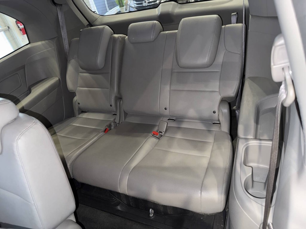 2011 Honda Odyssey Image 28