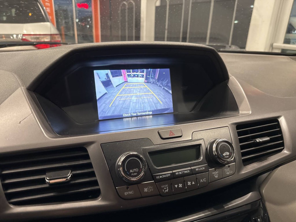 2014 Honda Odyssey Image 37