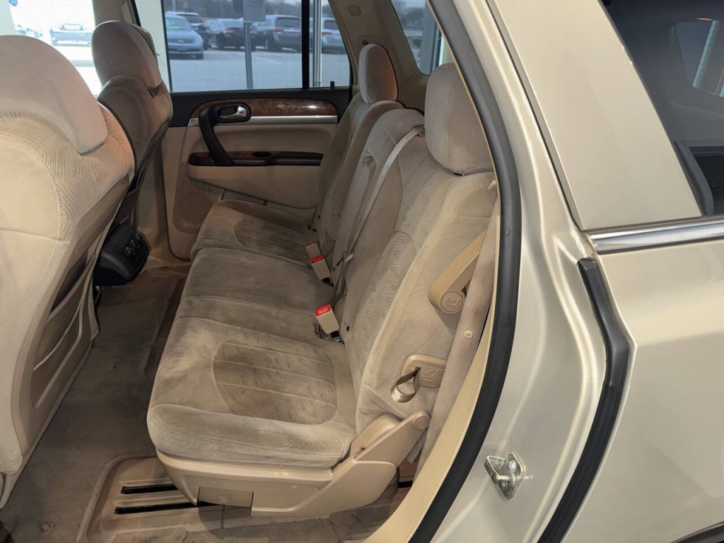 2008 Buick Enclave Image 16