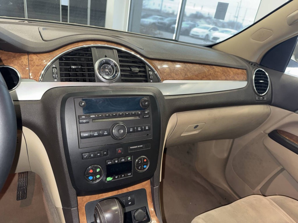 2008 Buick Enclave Image 24
