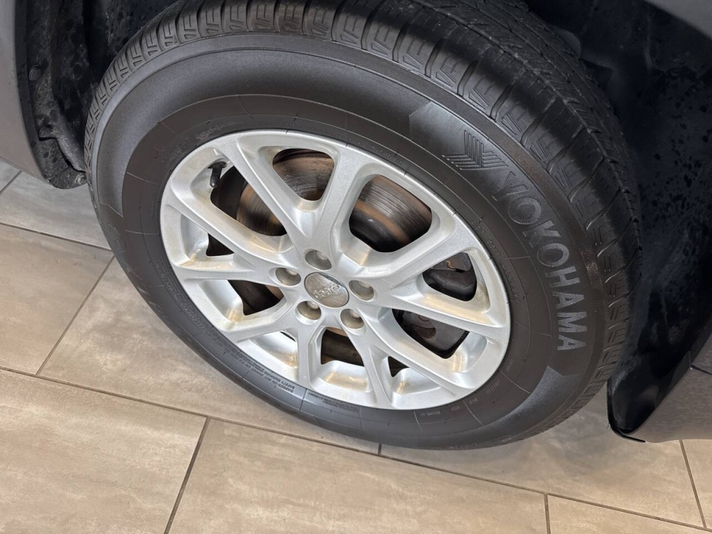 2015 Jeep Cherokee Image 5