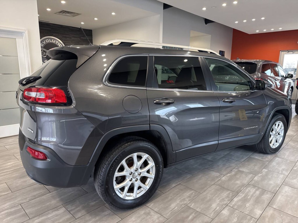 2015 Jeep Cherokee Image 16